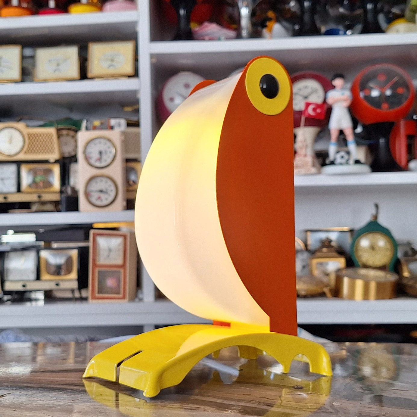 Viraeniella Table Lamp (Built-in Battery)