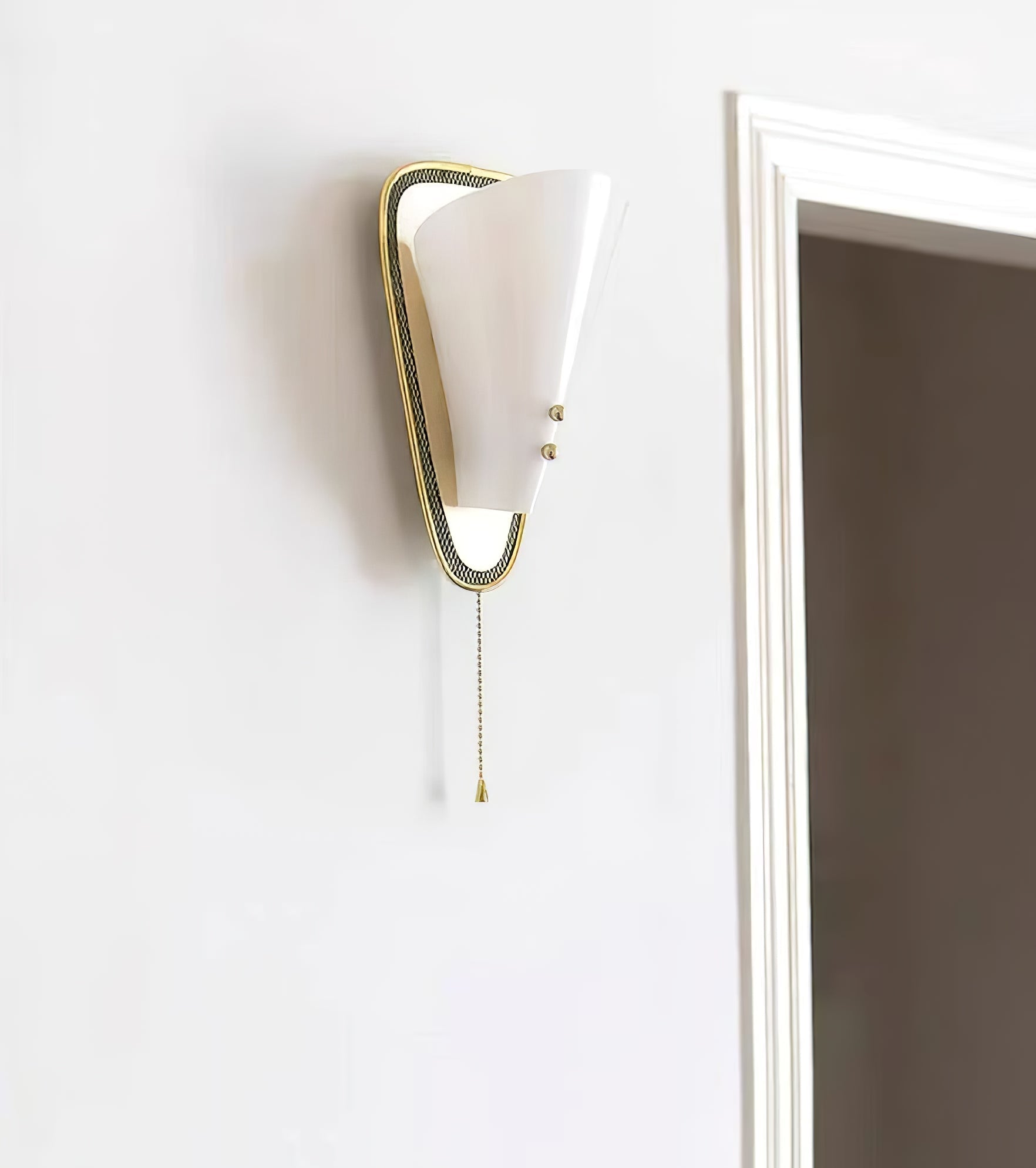 Auremont Triangular Wall Lamp