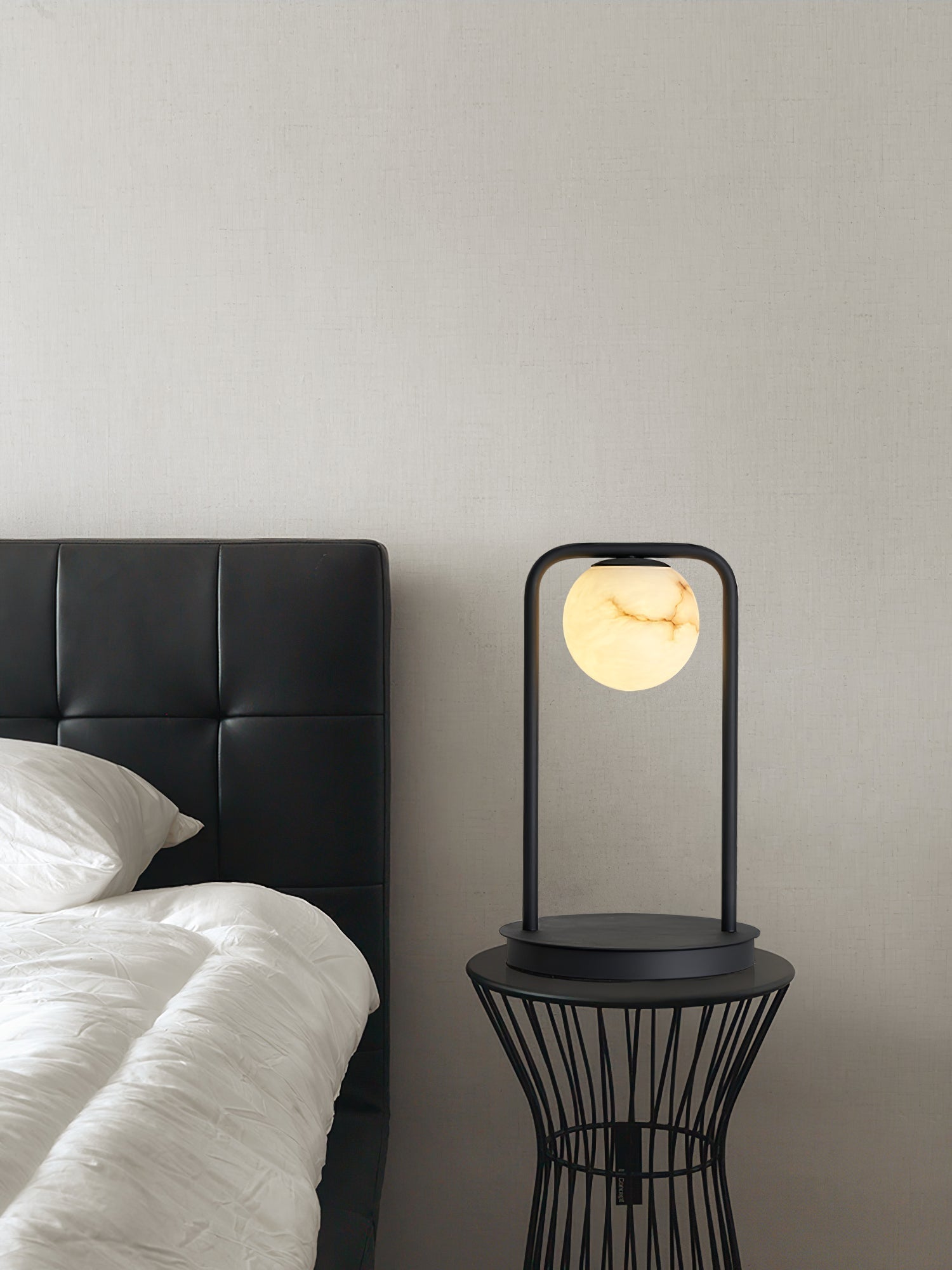 Virainaya Table Lamp