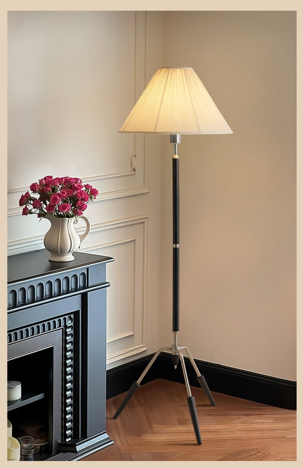 Caluiella Tripod Base Floor Lamp