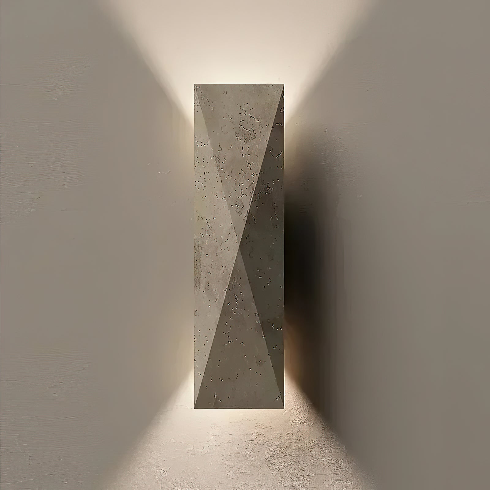 Taveenne Travertine Wall Lamp