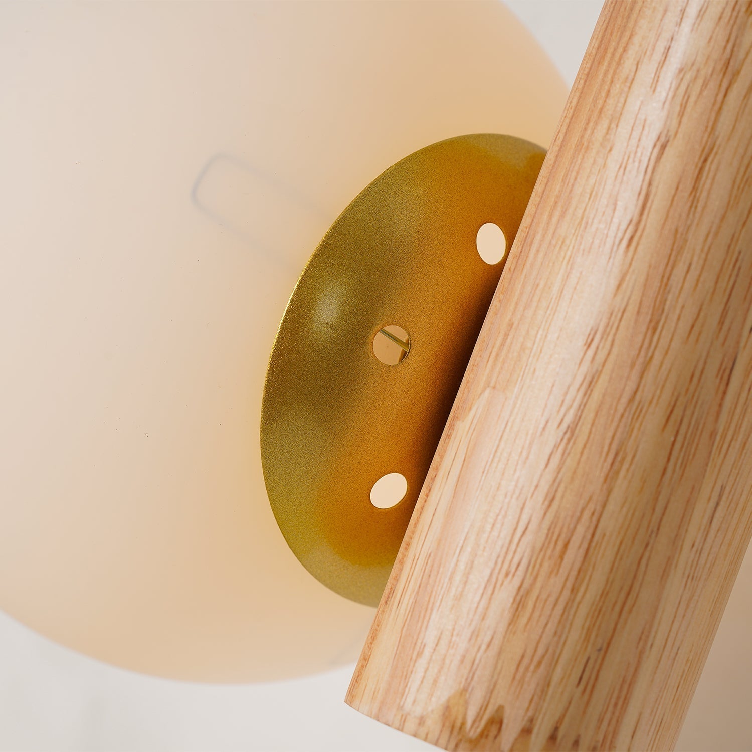 Fioran Wood Scandinavian Wall Lamp