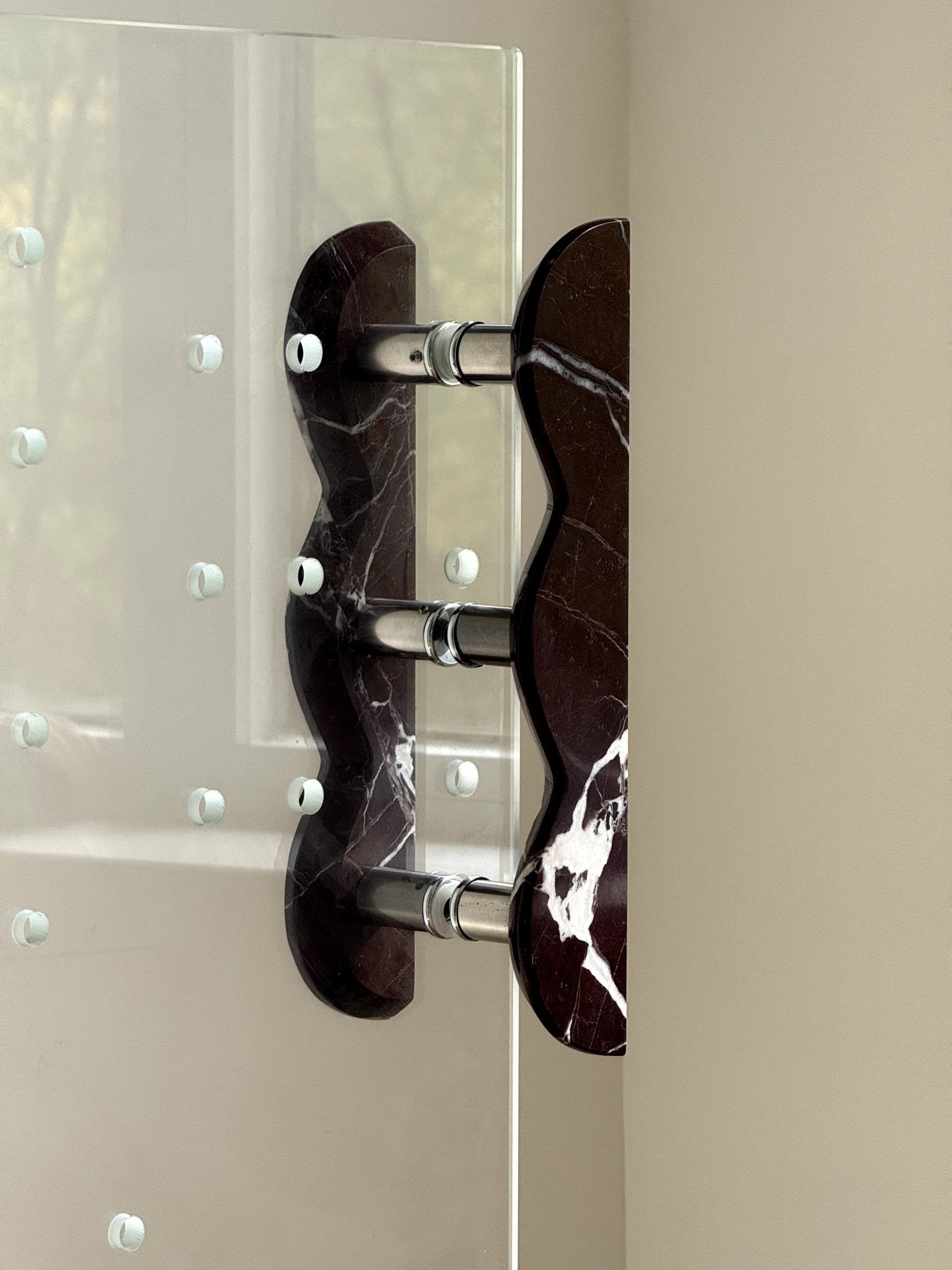 Marisyn Twin-Curve Pull Handle