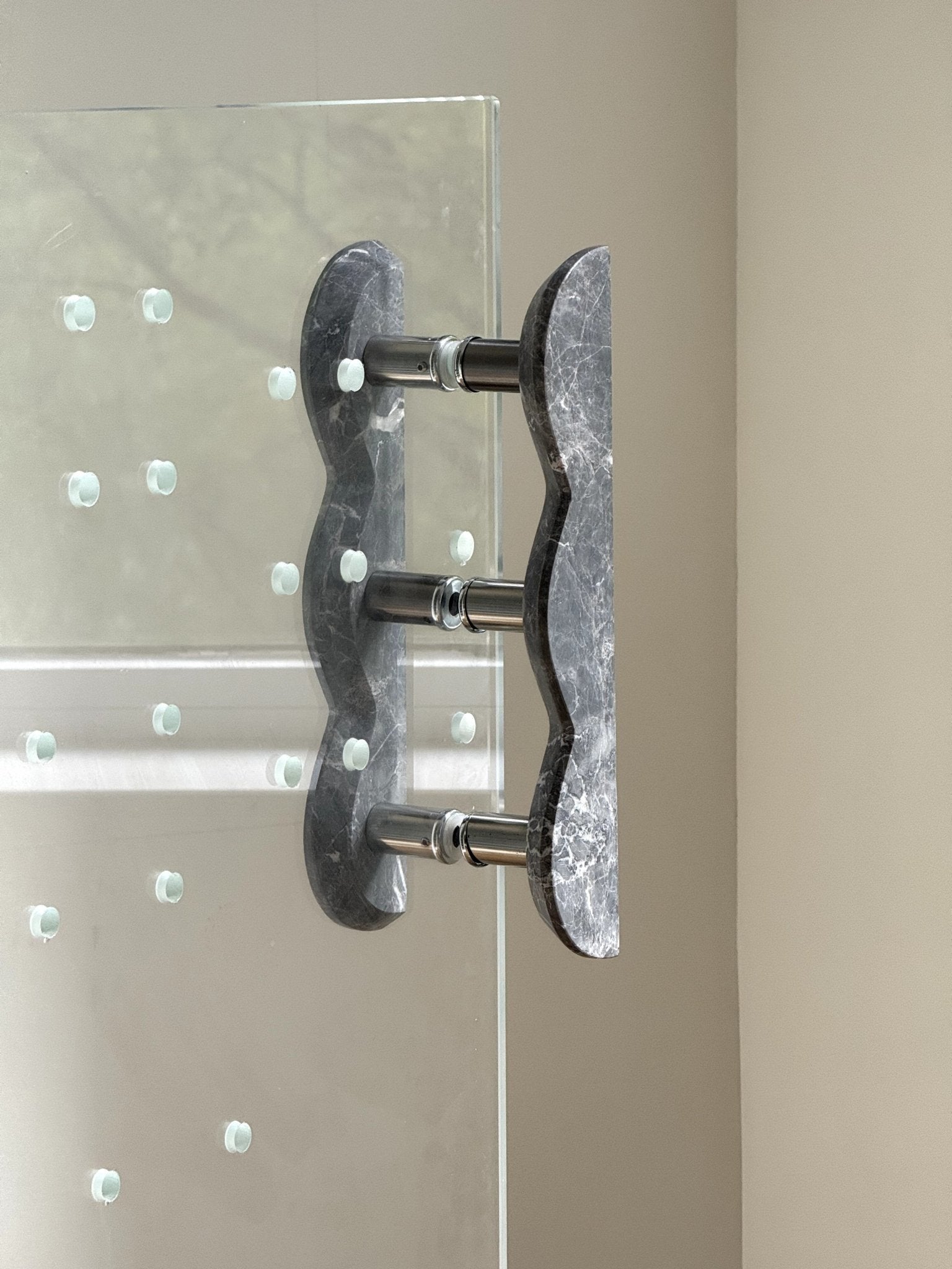 Marisyn Twin-Curve Pull Handle