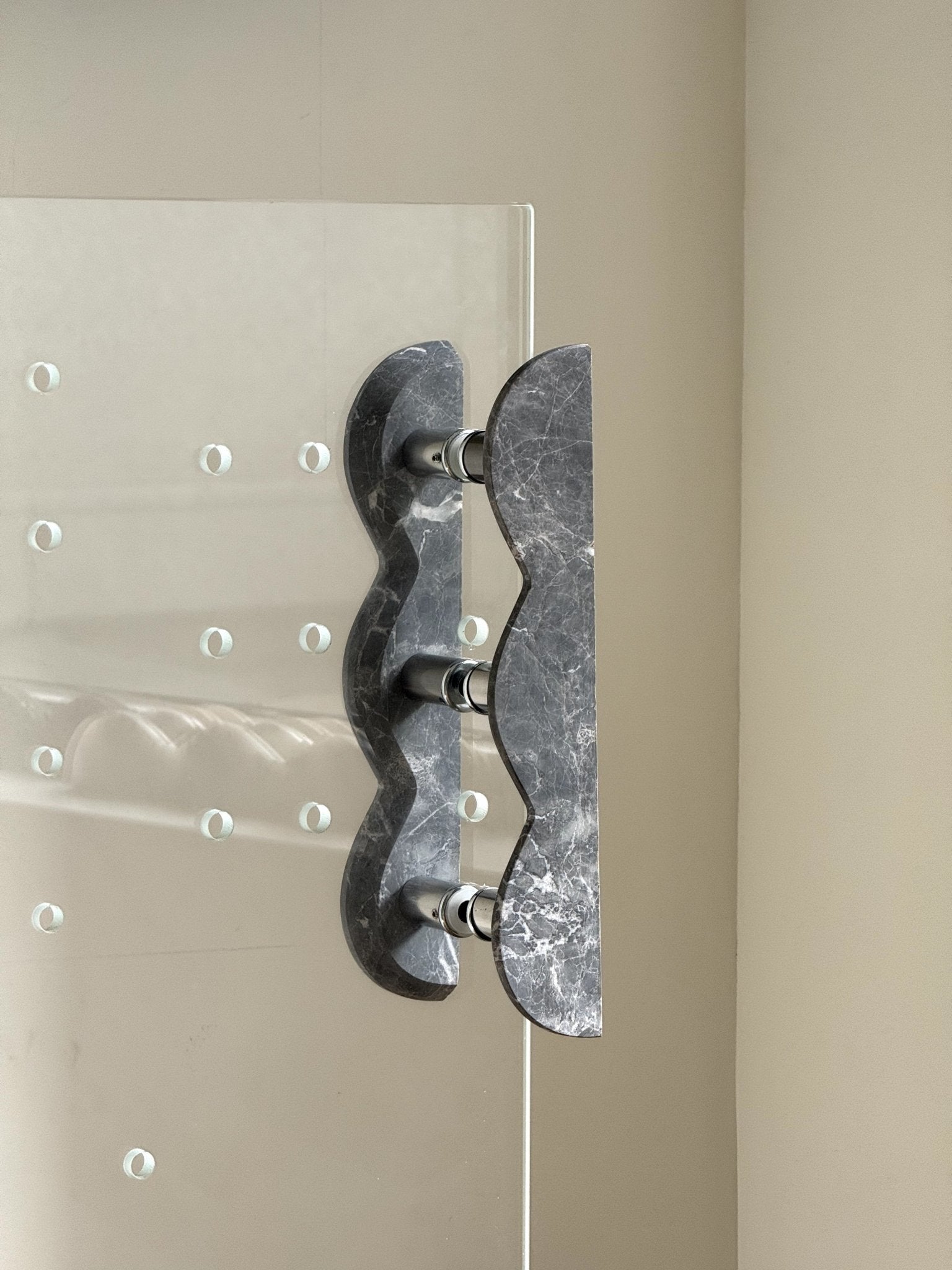 Marisyn Twin-Curve Pull Handle