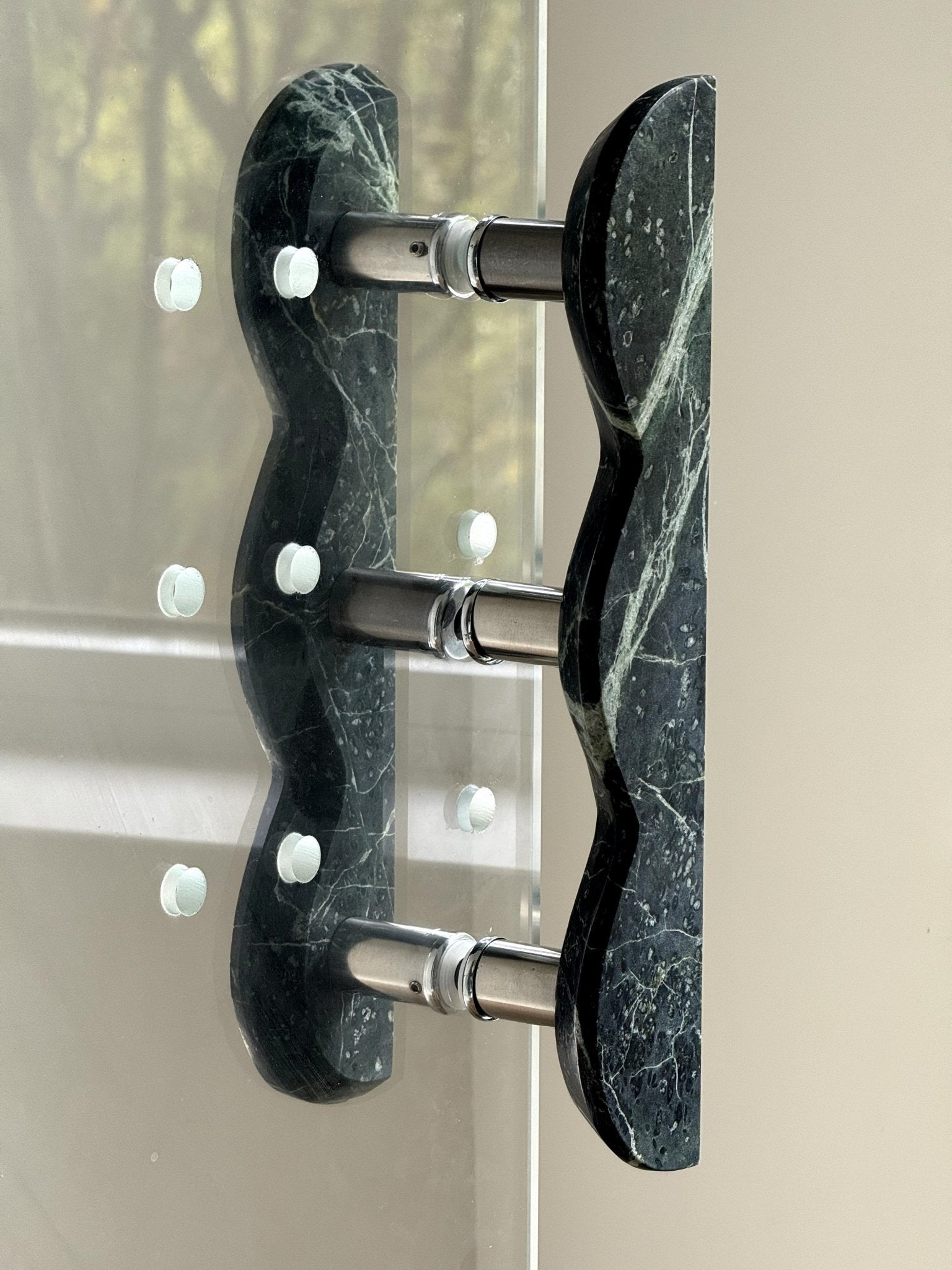 Marisyn Twin-Curve Pull Handle