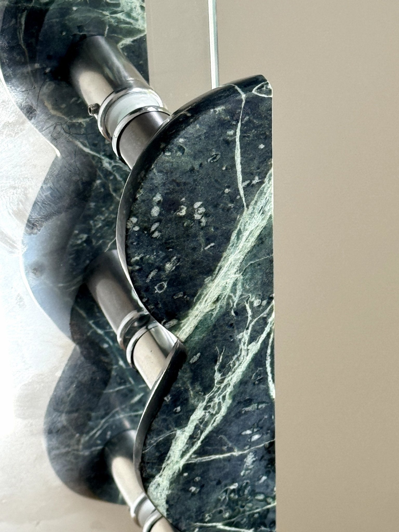 Marisyn Twin-Curve Pull Handle