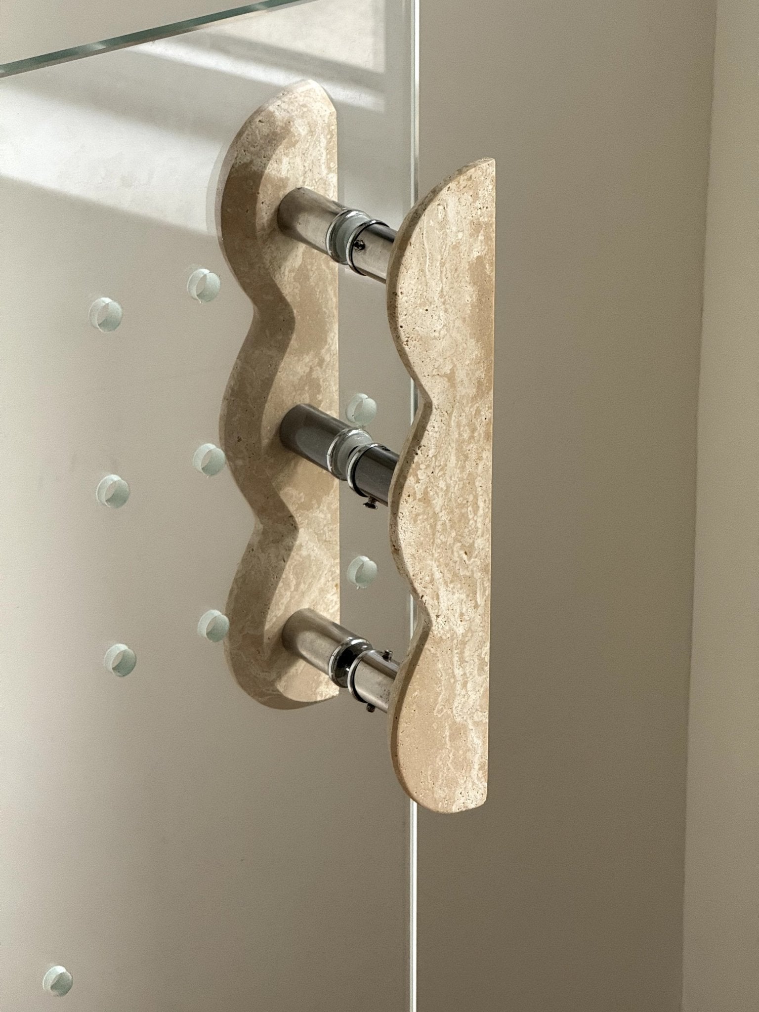 Marisyn Twin-Curve Pull Handle