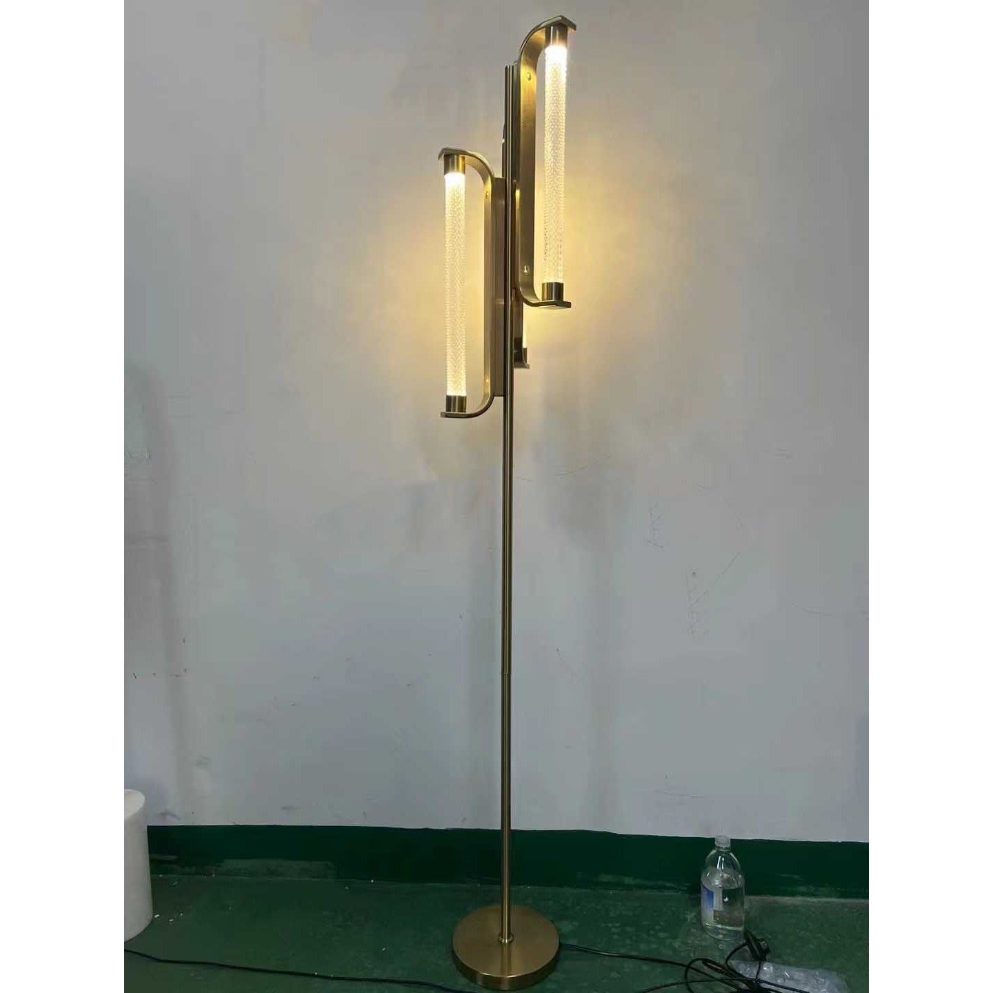 Seloira Floor Lamp