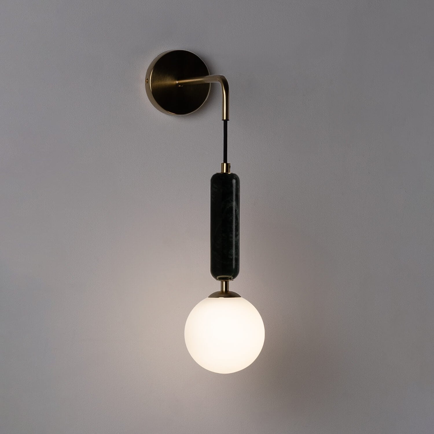 Aveneraria Wall Lamp