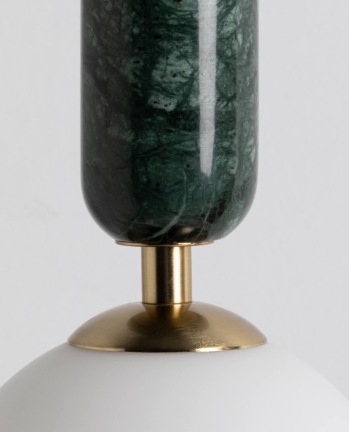 Aveneraria Wall Lamp