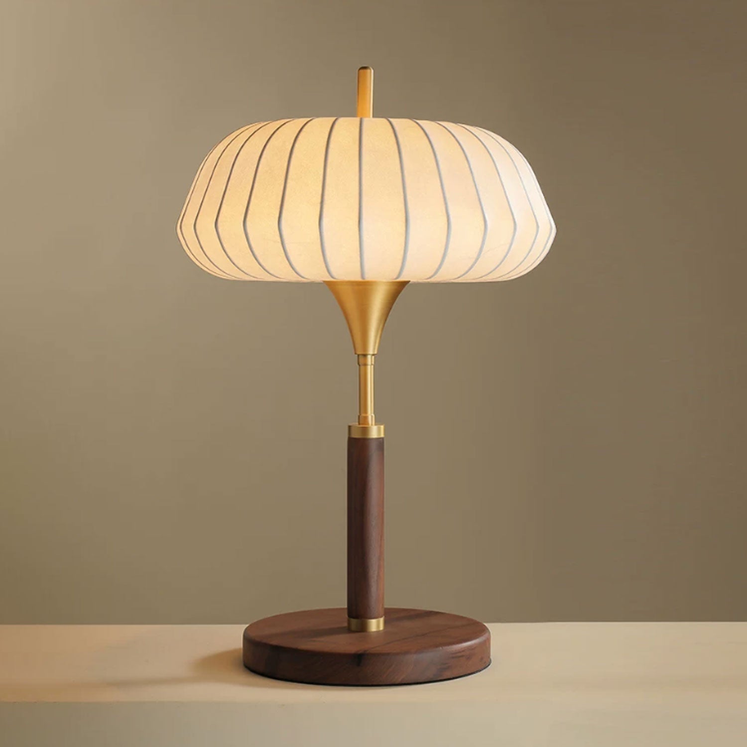 Viraeora Table Lamp