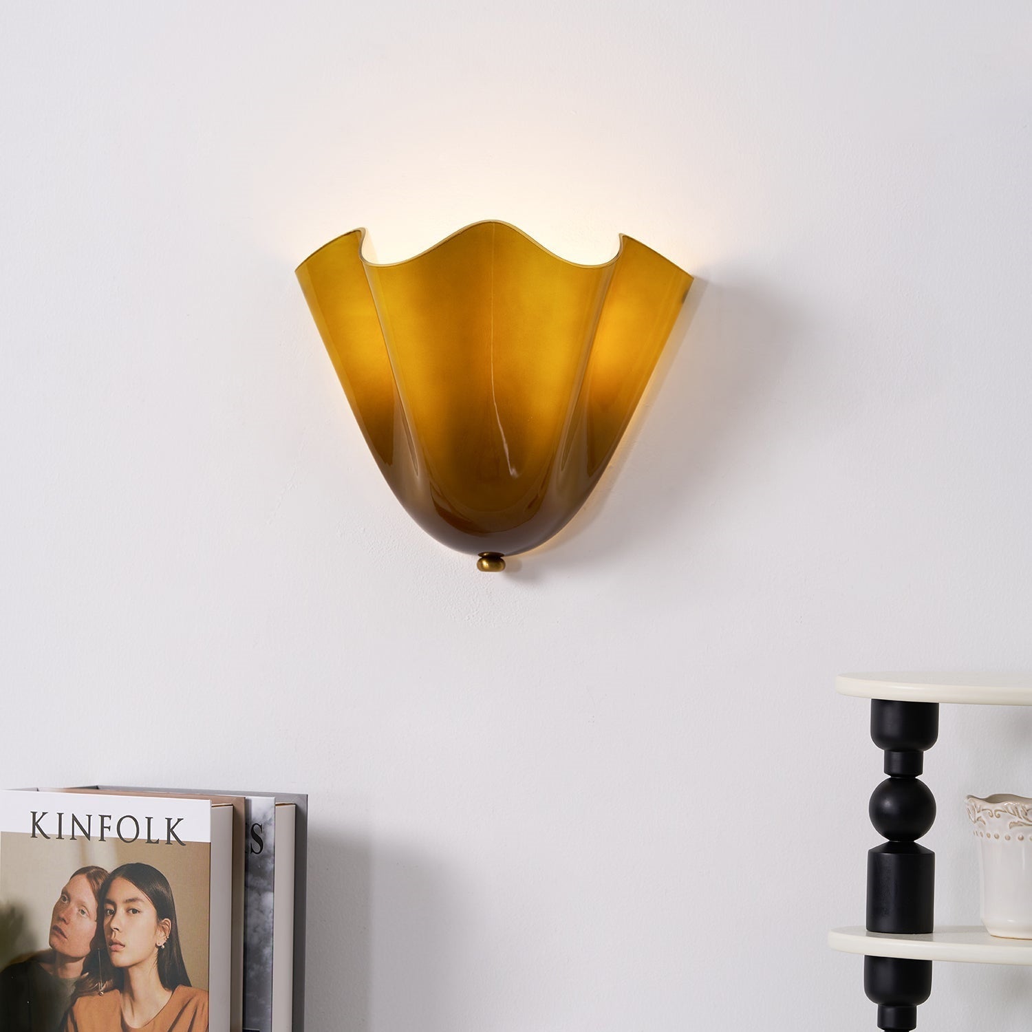 Fiorahaven Flower Glass Indoor Wall Light