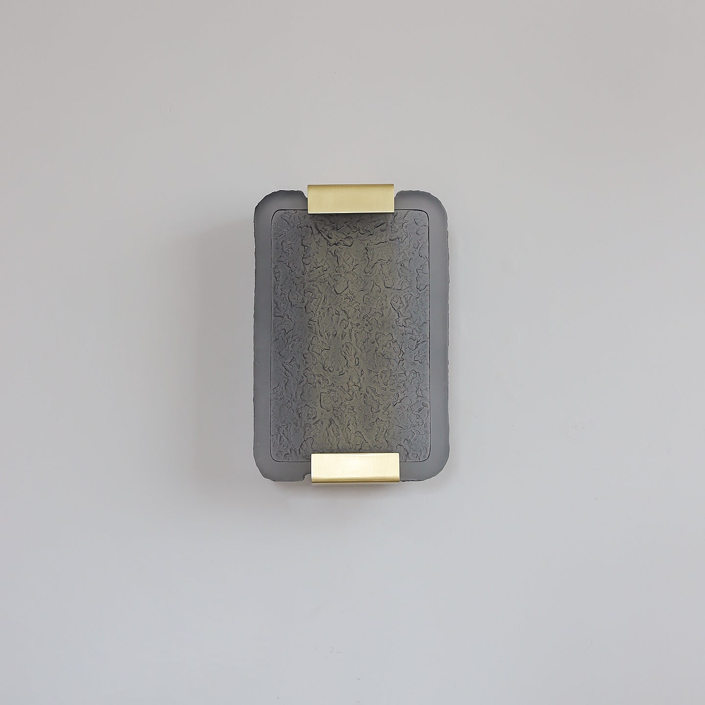 Nirelise Cast Resin Wall Sconce