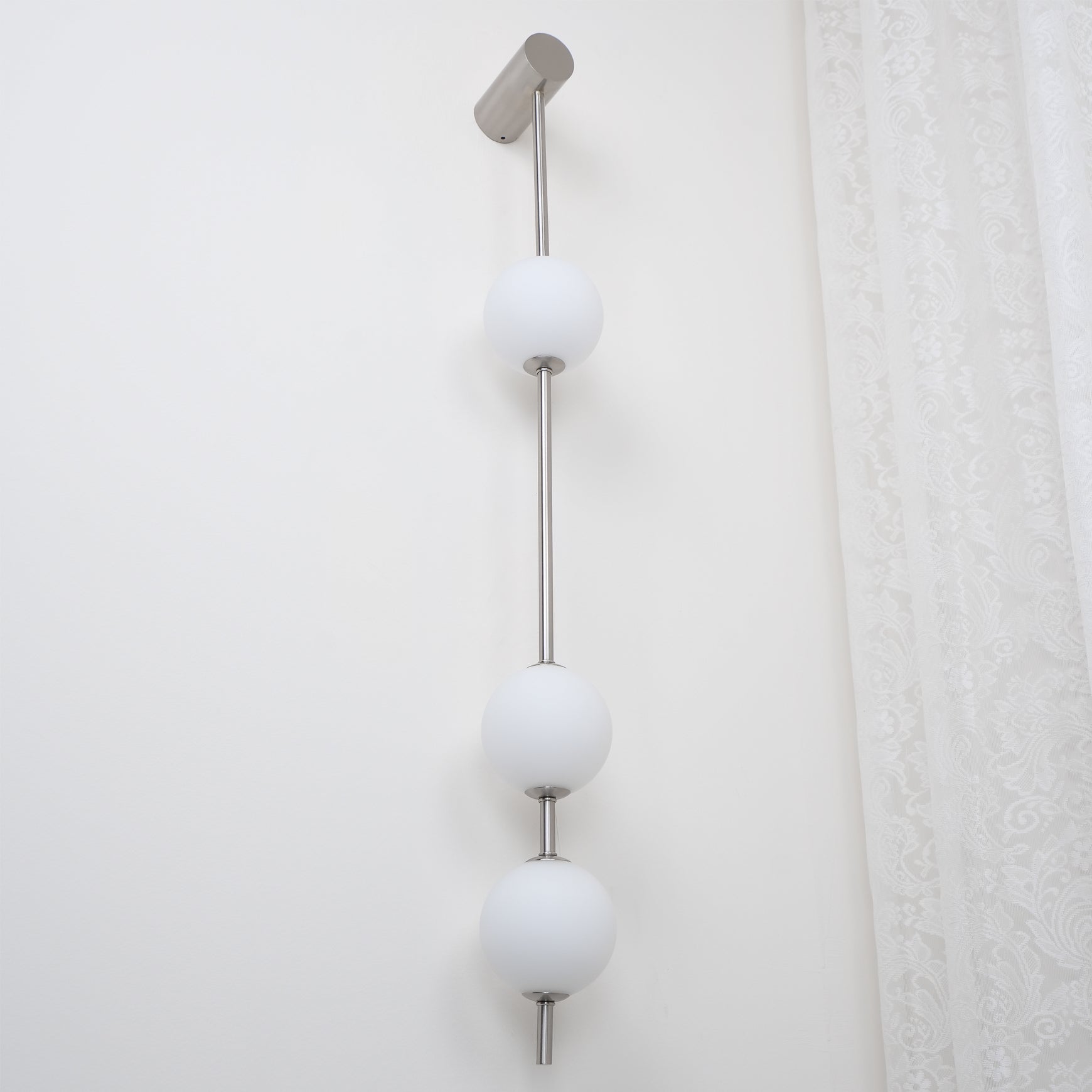 Willa Wall Lamp Vertical Balls Brass