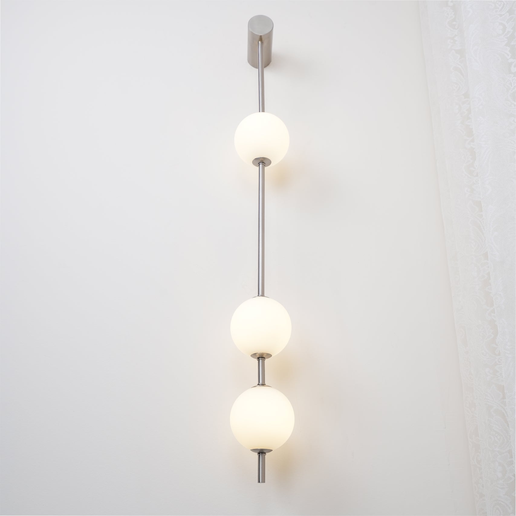 Lustra Wall Lamp Vertical Balls Brass - Neutral Decor