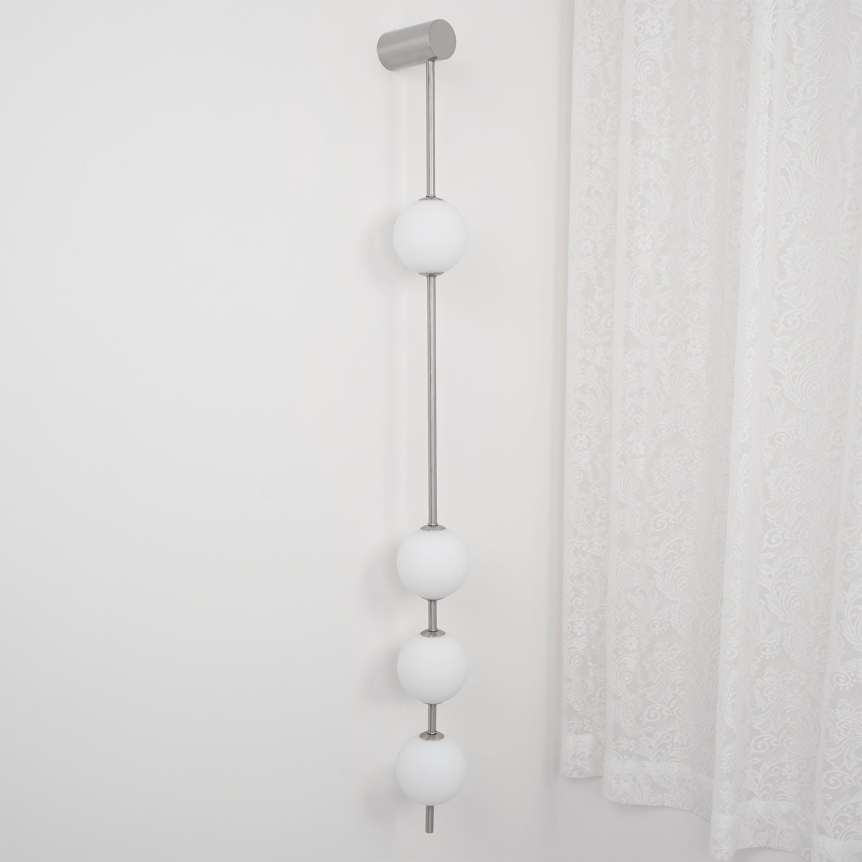 Lustra Wall Lamp Vertical Balls Brass - Neutral Decor