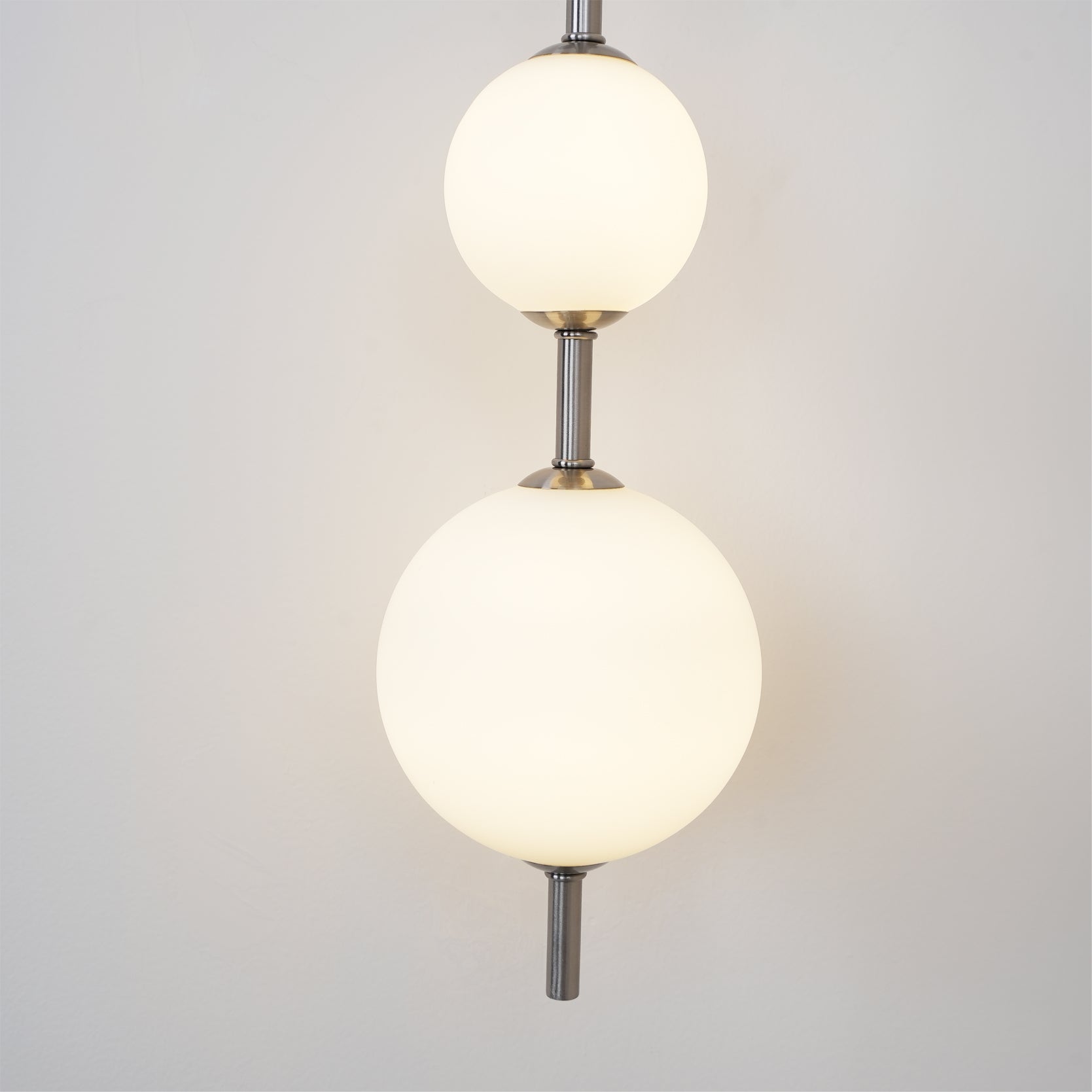 Miriiella Wall Lamp Vertical Globe Minimalist