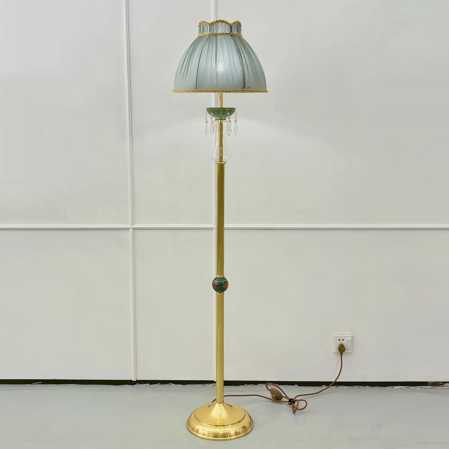 Esmarille Floor Lamp
