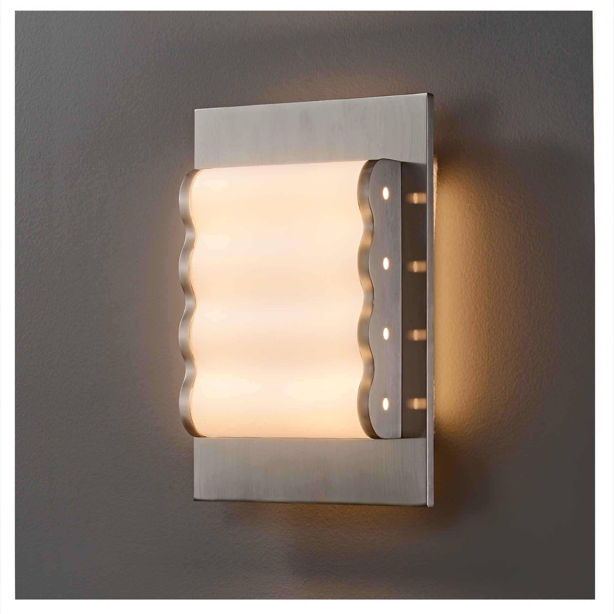 Wave Contemporary Fabric Wall lamp