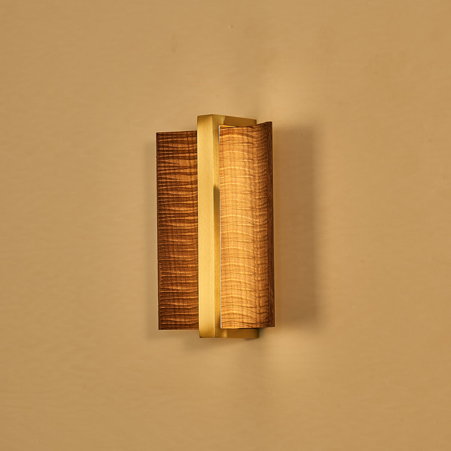 Vevinir Premium Nordic Art Wood Wall Light