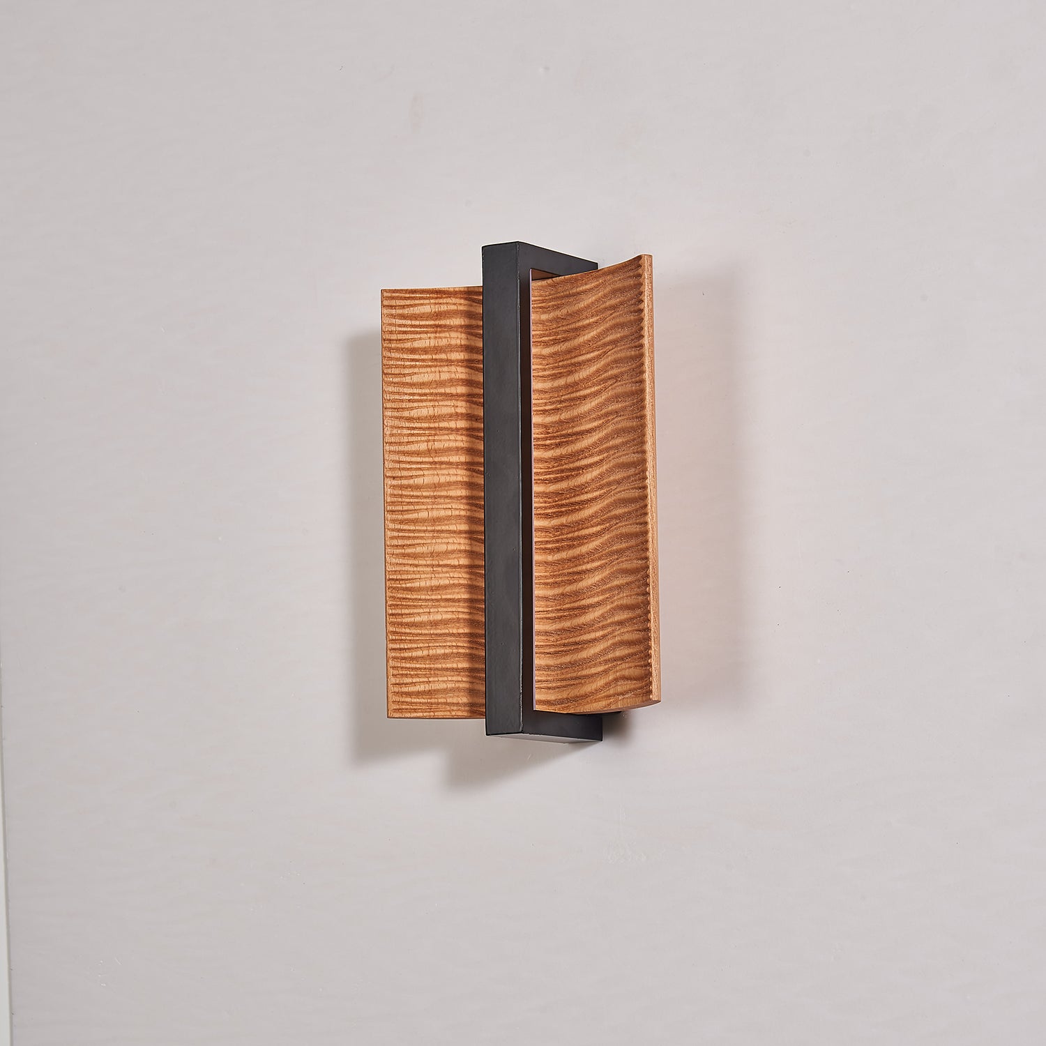 Vevinir Premium Nordic Art Wood Wall Light