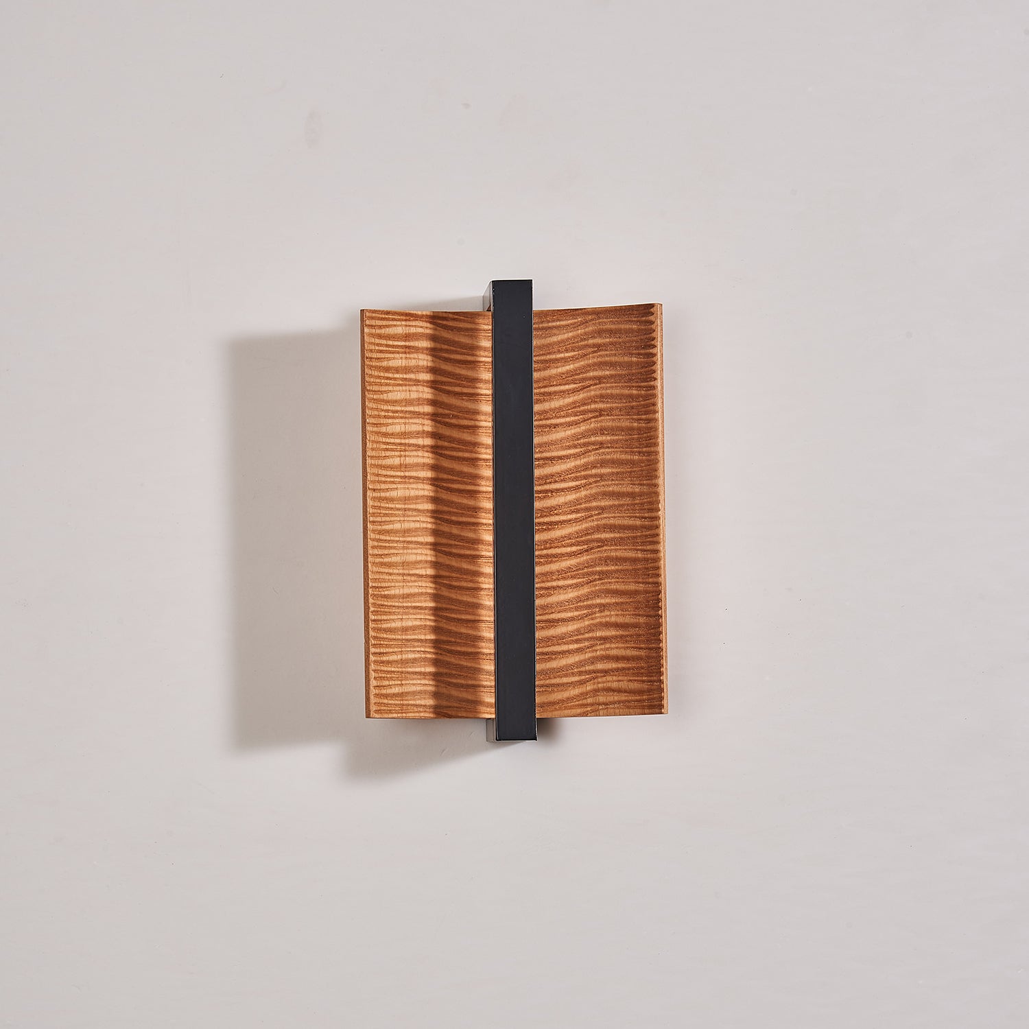 Vevinir Premium Nordic Art Wood Wall Light