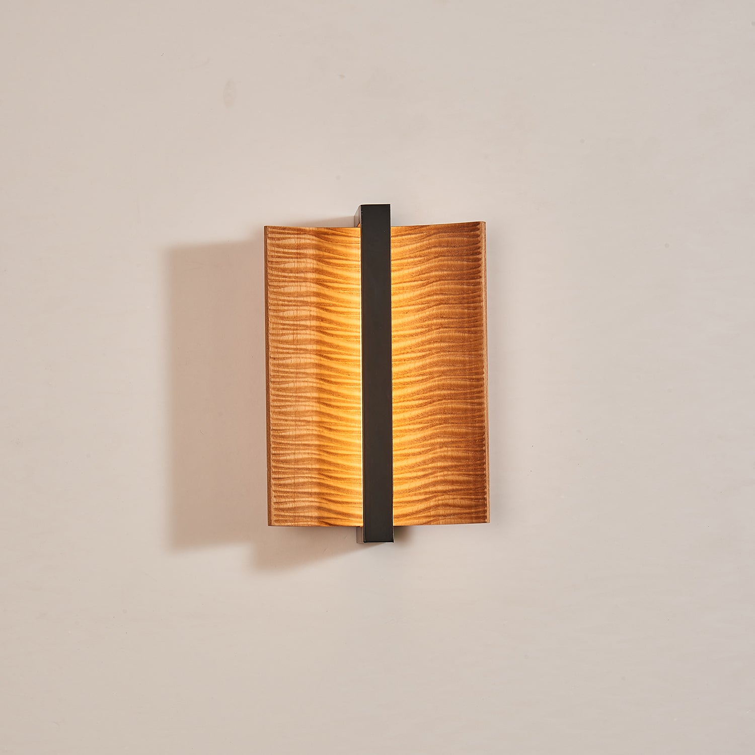Vevinir Premium Nordic Art Wood Wall Light