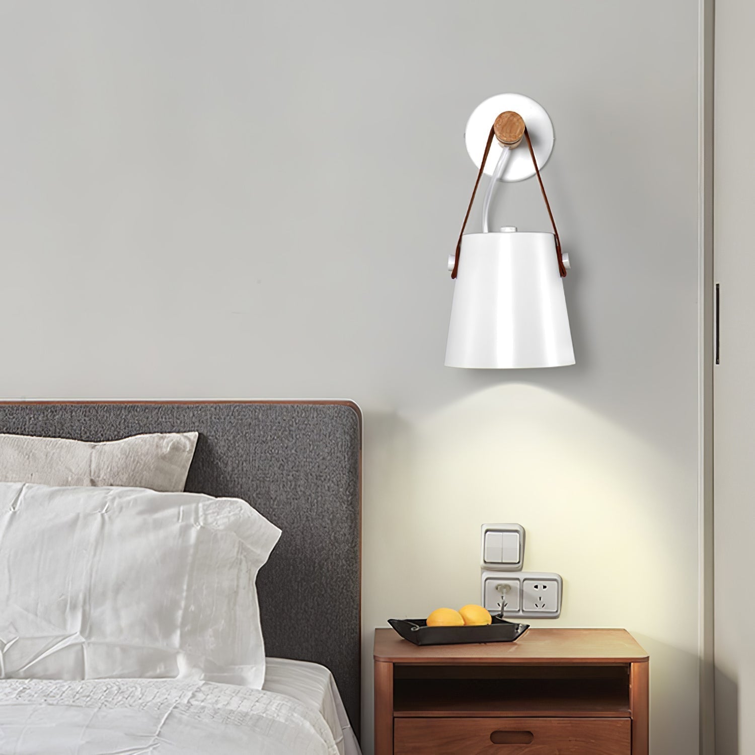 Virixon Wood Leather Wall Lamp