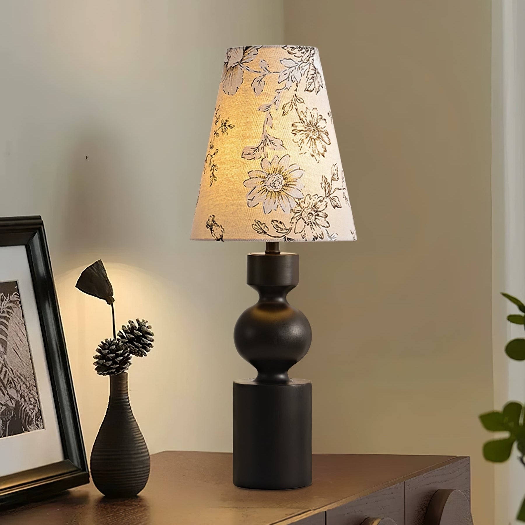 Thorne Vintage WoodnTable Lamp