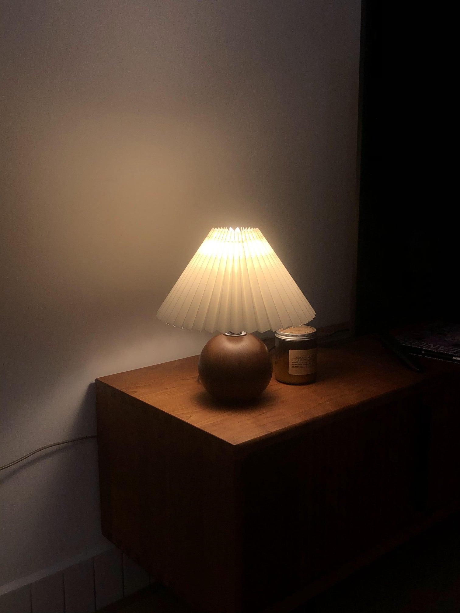 Zesilon Wooden Ball Table Lamp