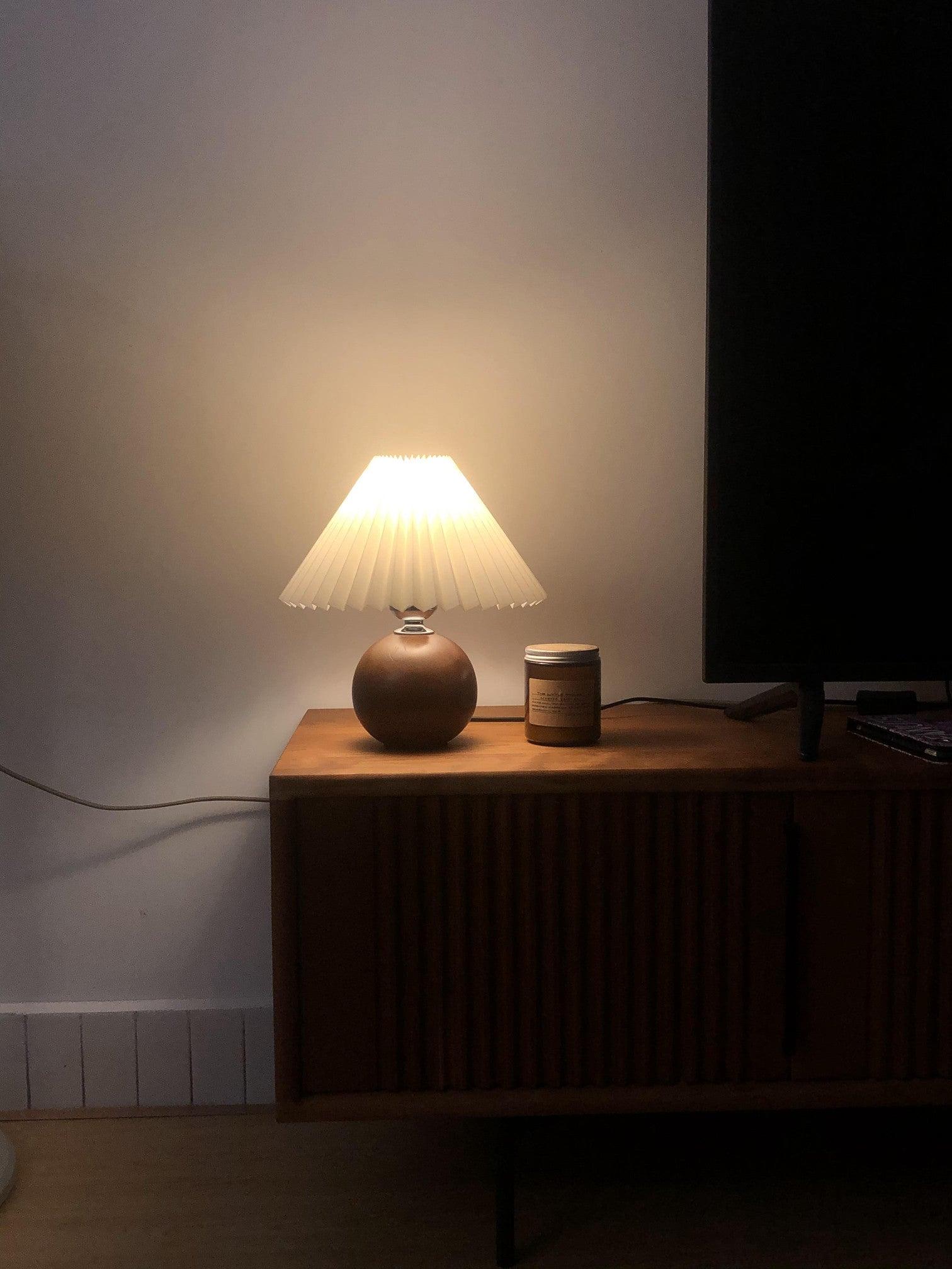 Zesilon Wooden Ball Table Lamp