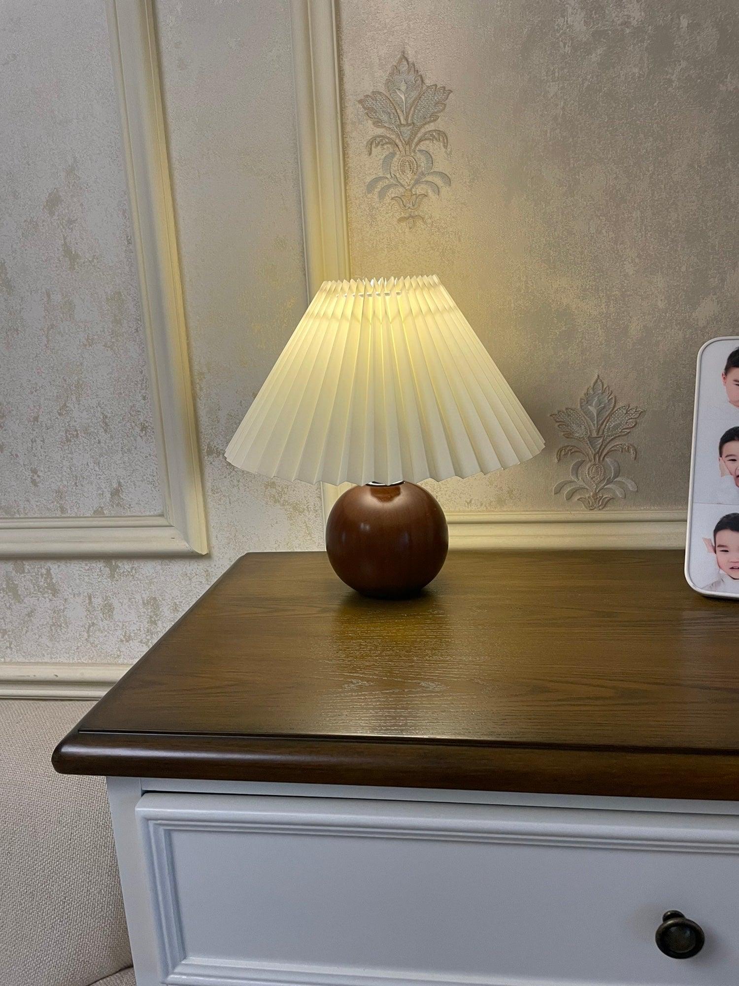 Zesilon Wooden Ball Table Lamp