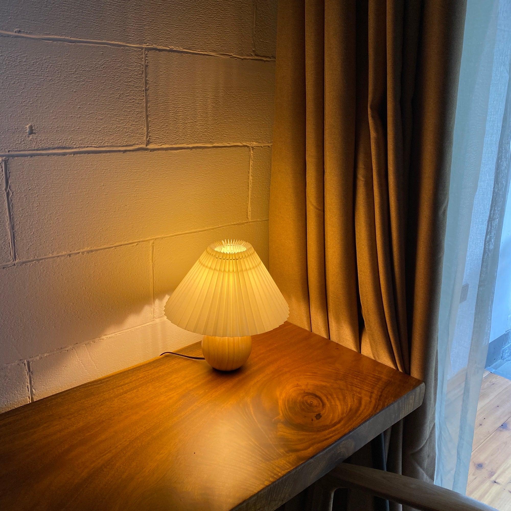 Zesilon Wooden Ball Table Lamp