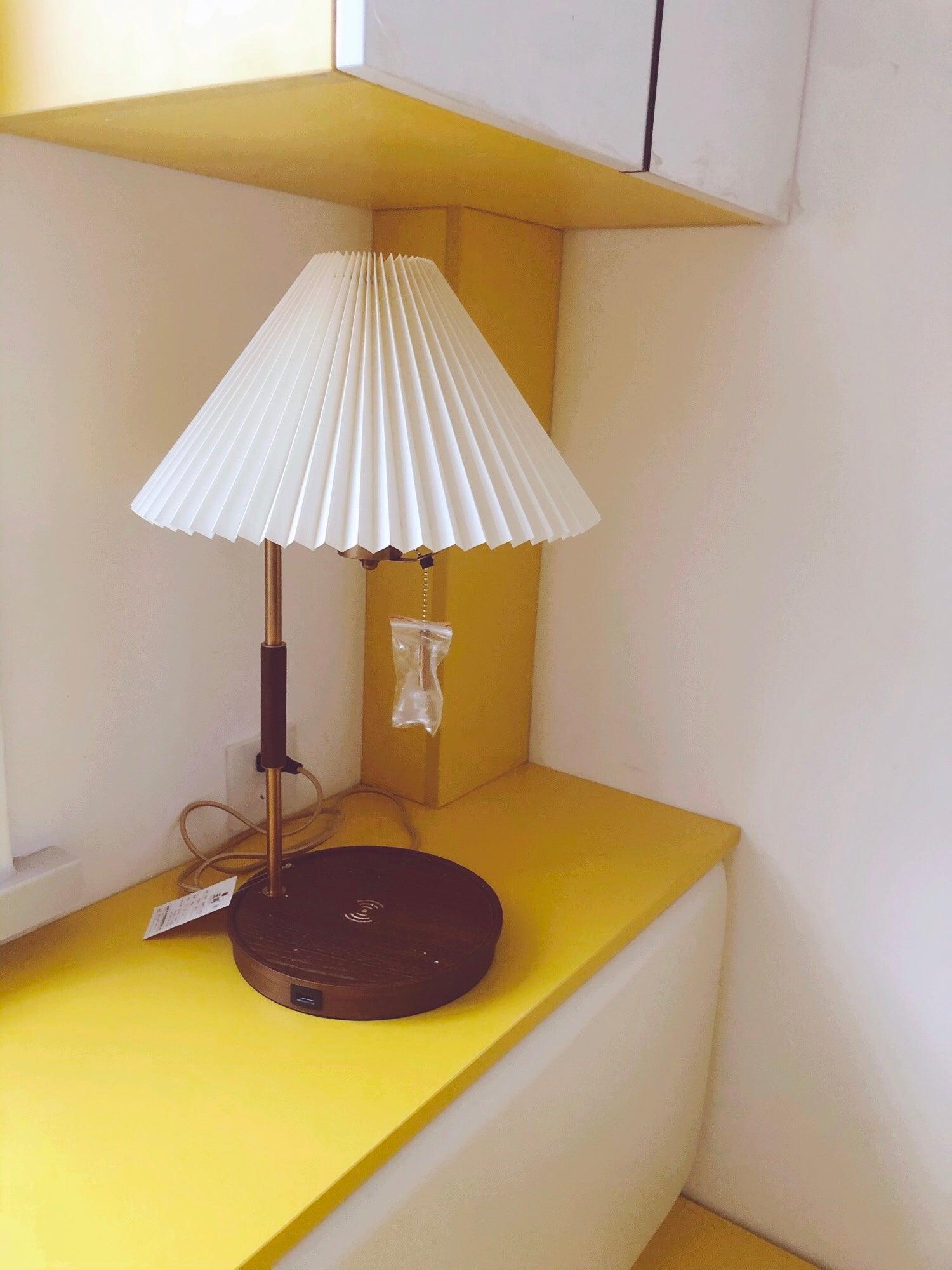 Vellain Retro Table Lamp