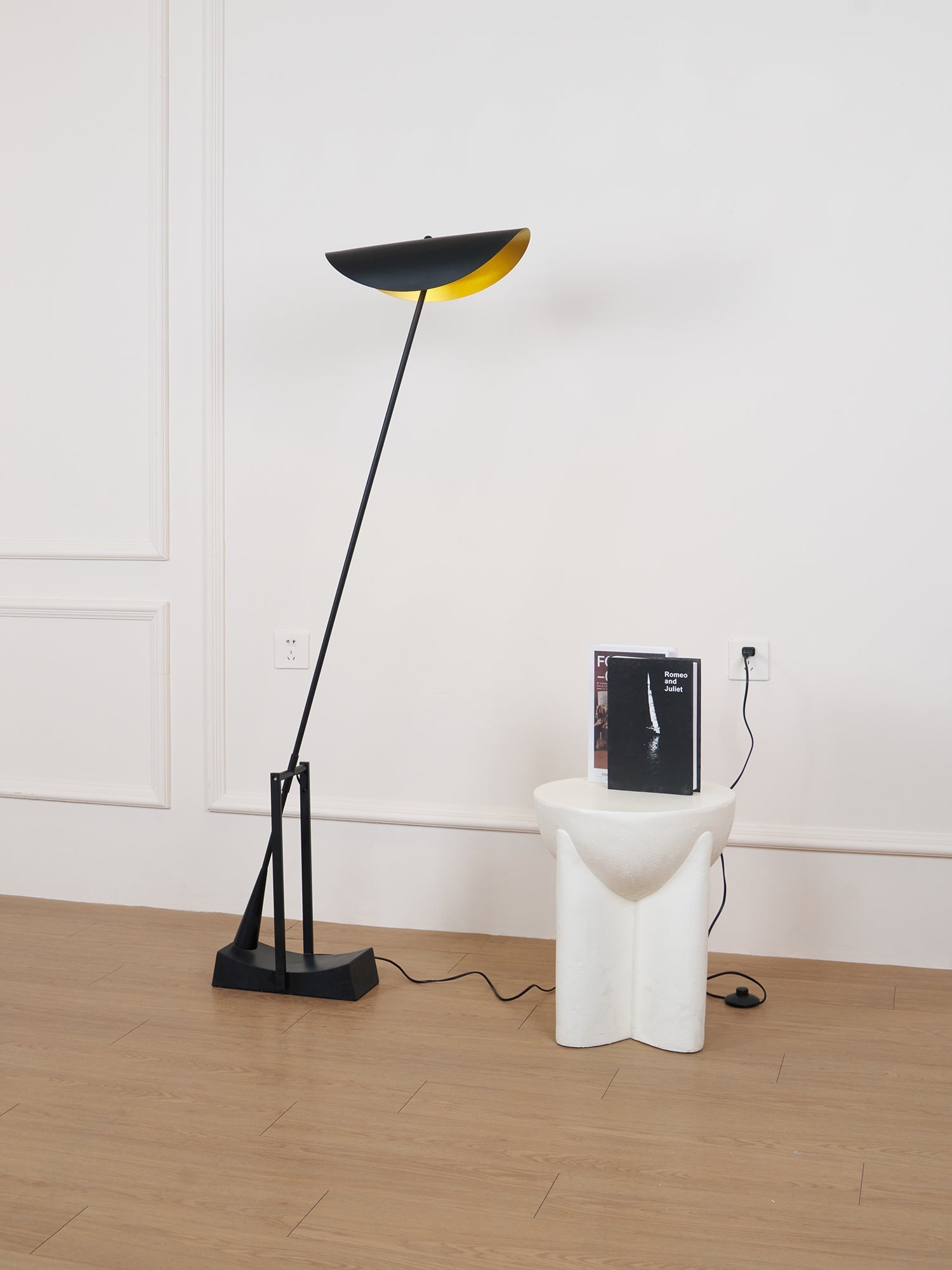 Teriisina Floor Lamp