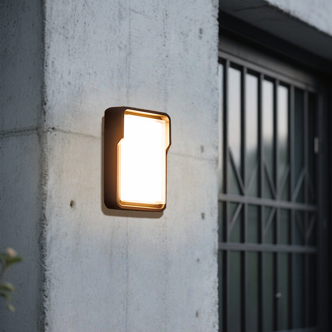 Stan Square Minimalist LED Aluminum Outdoor Wall Light