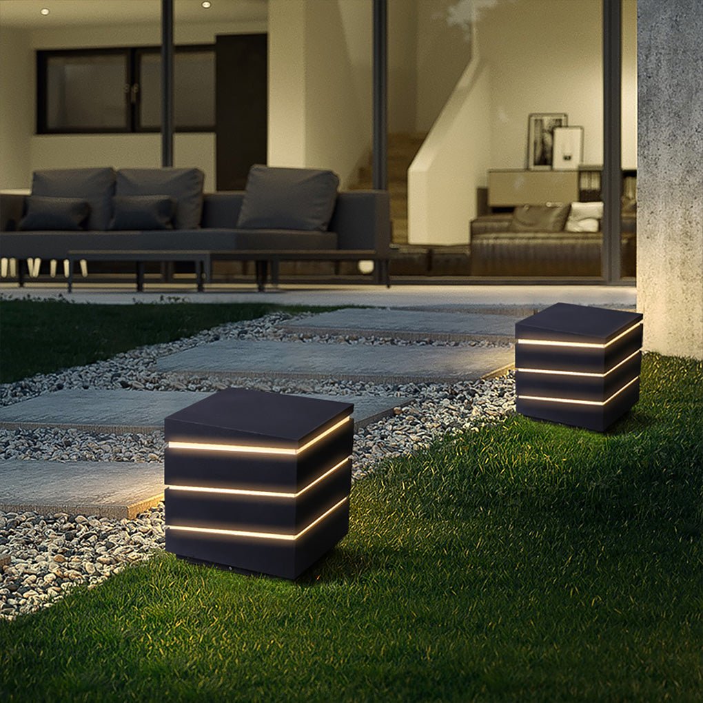 Wanderer Modern Linear Elegant Metal Outdoor Light