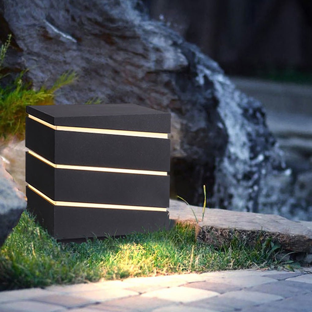 Wanderer Modern Linear Elegant Metal Outdoor Light