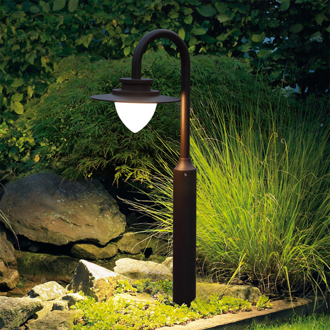 Tower Pole Elegant Minimalist Aluminum Outdoor Lights