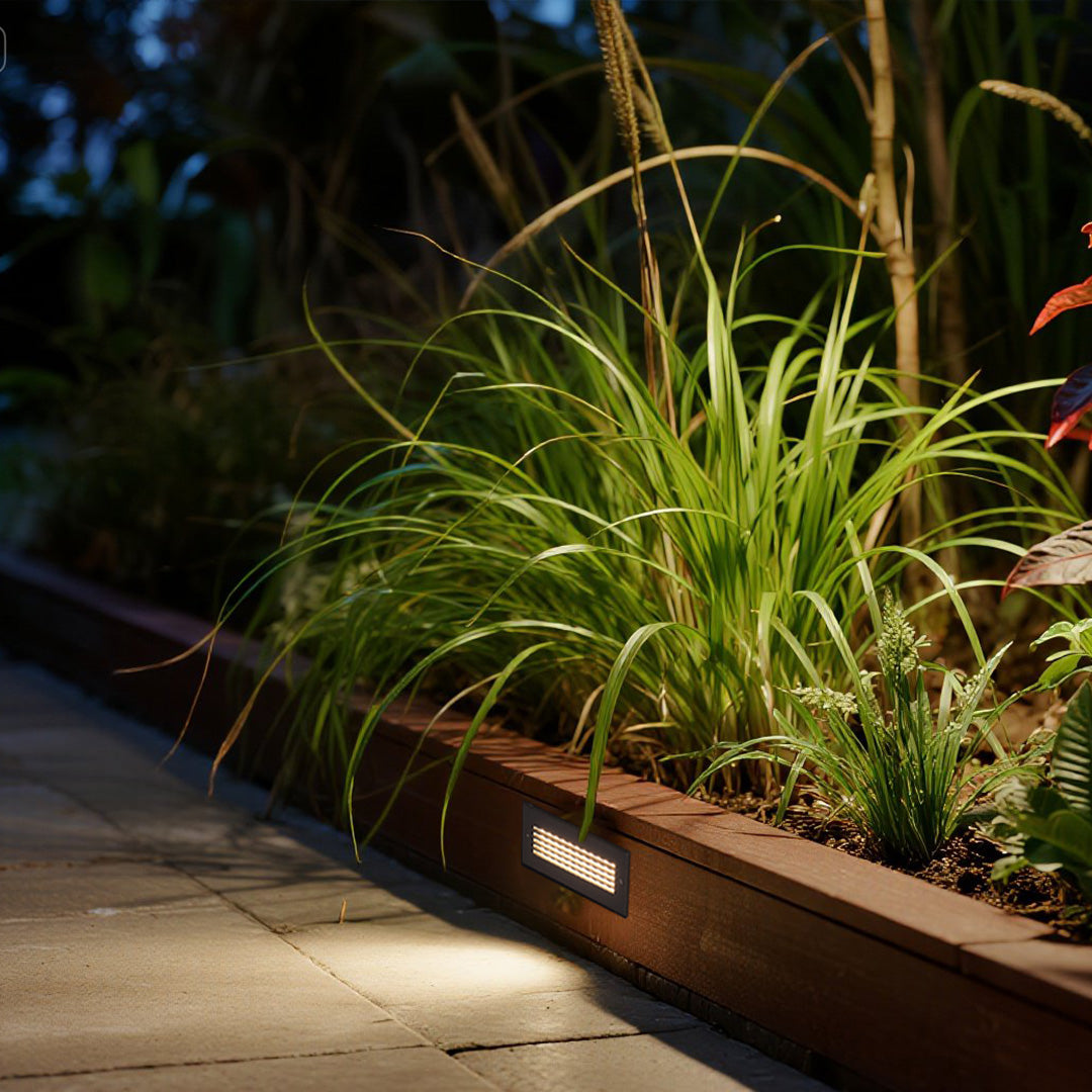 Dione LED Minimalist Style Aluminum Outdoor Step Lights