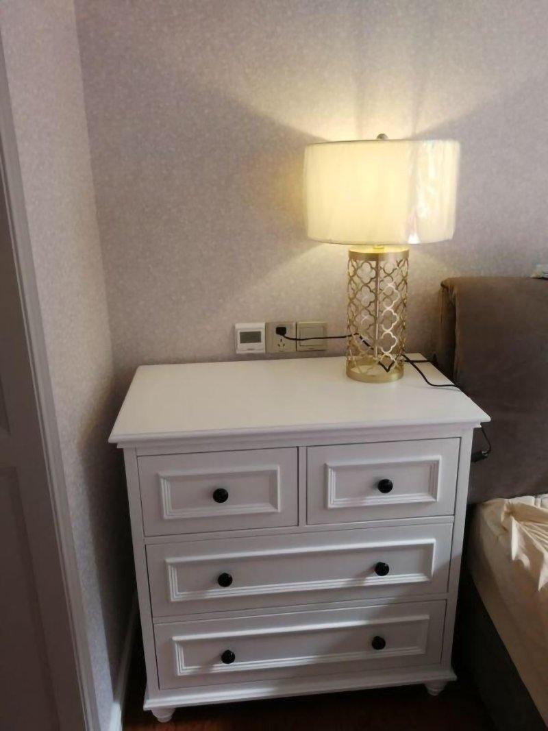 Selisise Modern Table Lamp