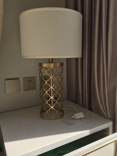 Selisise Modern Table Lamp