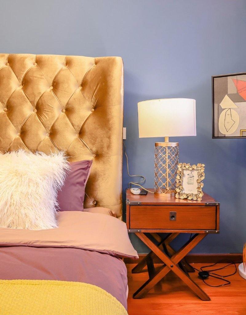 Selisise Modern Table Lamp