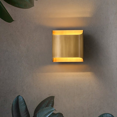 Hardy Nordic Art Brass Wall Lamp
