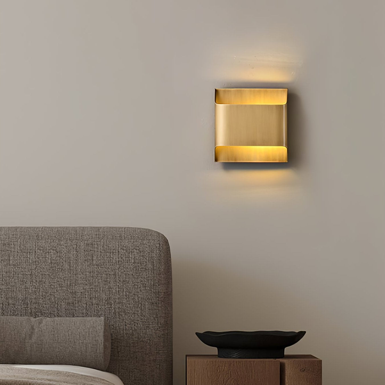 Hardy Nordic Art Brass Wall Lamp