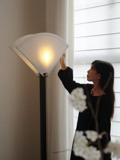 Pleated Fan Floor Lamp