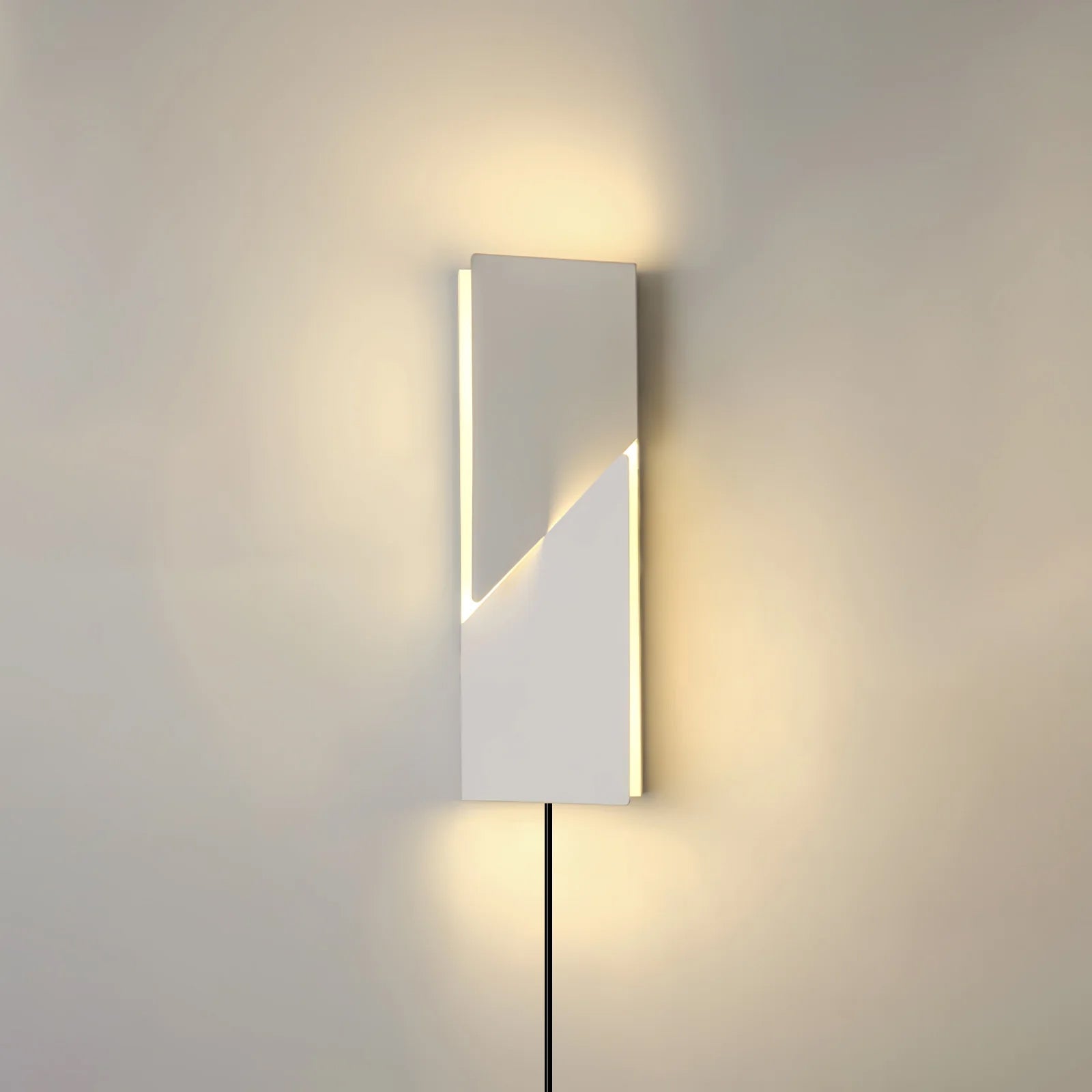 Arthaen Shadows Grand Sconce Wall lamp