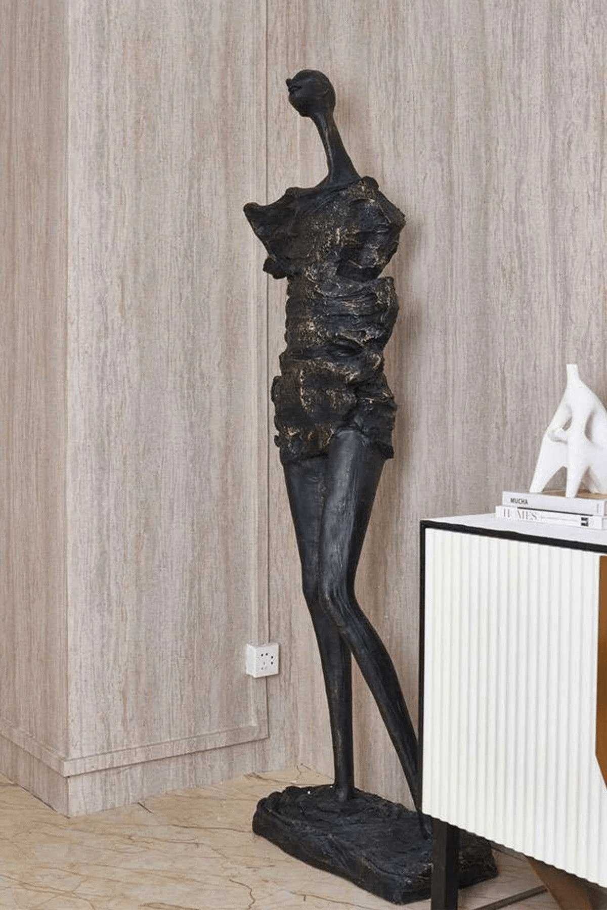 Maldo Modern Reinforced Plastic Ornaments