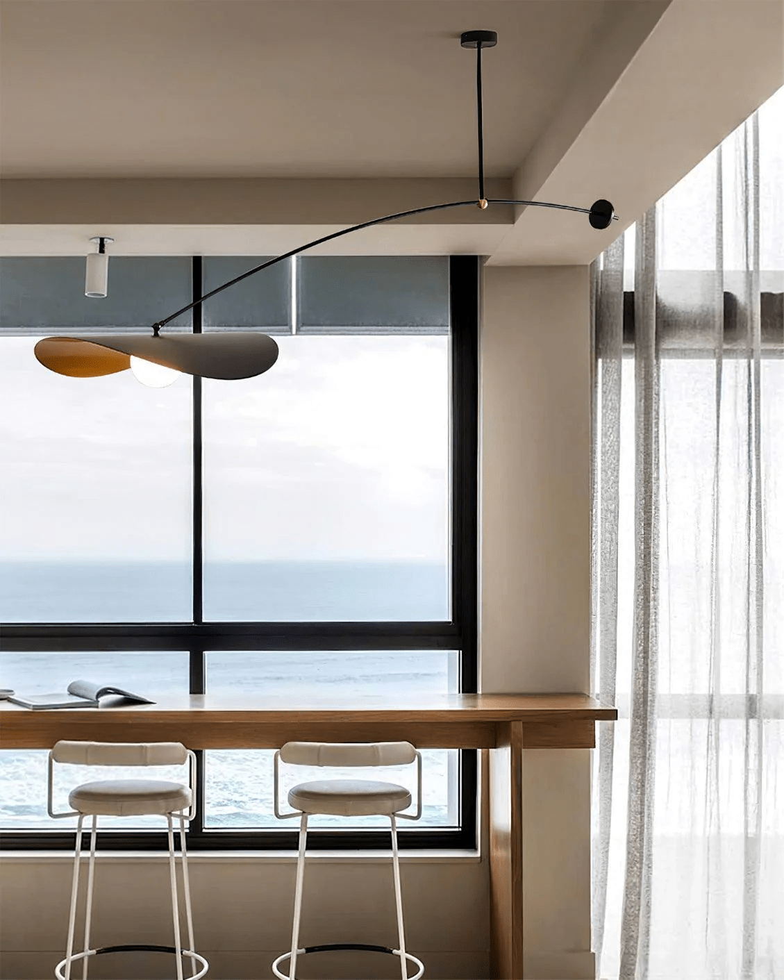 Arcflow Dynamic Curve Pendant Light